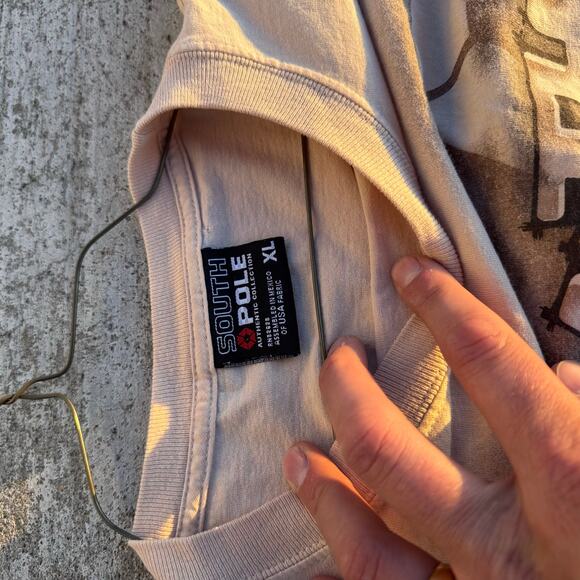 Vintage 2000s Y2K South Pole
Graffiti Graphic Tan Long Sleeve T
Shirt Size XL - Picture 6 of 6